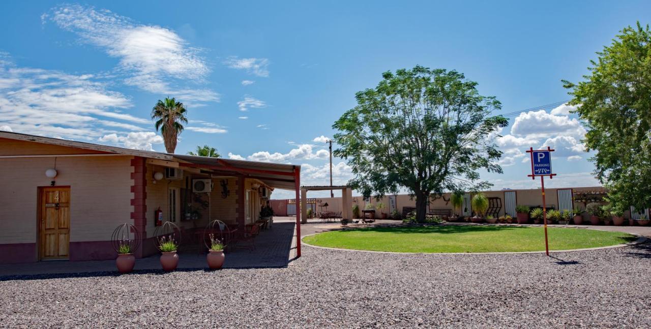 Bastion Farmyard Villa Mariental Buitenkant foto