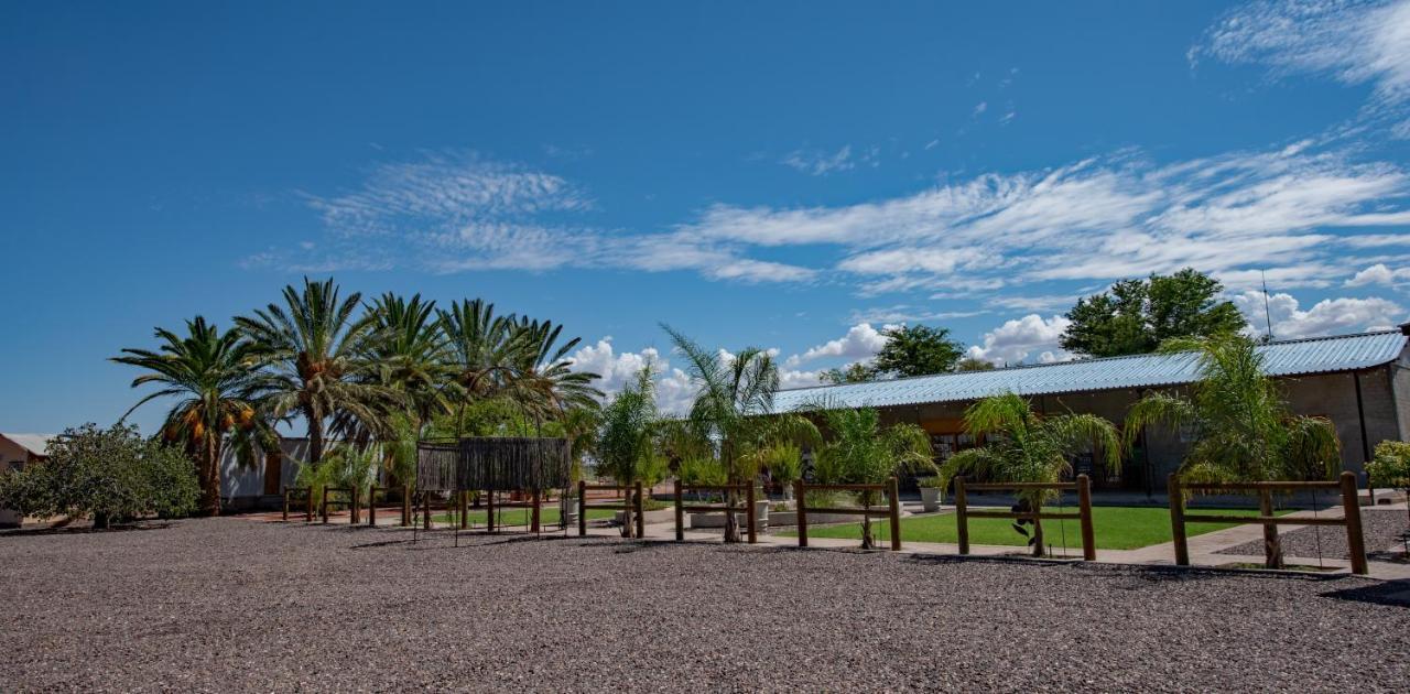 Bastion Farmyard Villa Mariental Buitenkant foto